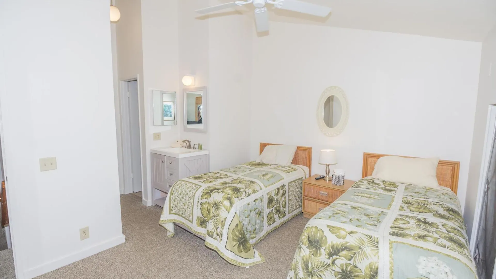 Holiday home Oceanfront Views, 2 Balconies - Ks A3 - Sullivan Kahana